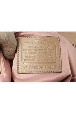 Coach Shoppers Tote Bags Beige 11 Coach Shoppers Tote Bags Beige -Coach Verkoop 11ecffa1f8d34354e4e4f1f5d029e4a3