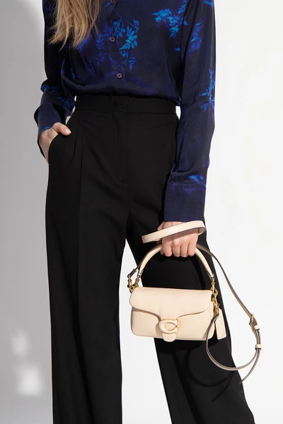 Coach Schoudertassen Pillow Tabby 18 Shoulder Bag Beige 5 Coach Schoudertassen Pillow Tabby 18 Shoulder Bag Beige - Afbeelding 3