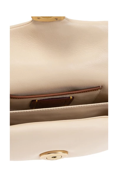 Coach Schoudertassen Pillow Tabby 18 Shoulder Bag Beige 3 Coach Schoudertassen Pillow Tabby 18 Shoulder Bag Beige