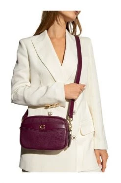 Coach Schoudertassen Camera Shoulder Bag Purple 11 Coach Schoudertassen Camera Shoulder Bag Purple -Coach Verkoop 75b5ee0961110a629843191b5fc5efe4