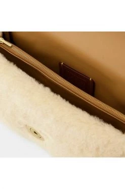 Coach Schoudertassen Handbags Beige -Coach Verkoop de2730309331f4d4dd9a6643b17055da