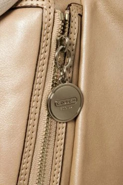 Coach Shoppers Tote Bags Beige 13 Coach Shoppers Tote Bags Beige -Coach Verkoop f731679a73c8abc57349eb36e10d9d2b